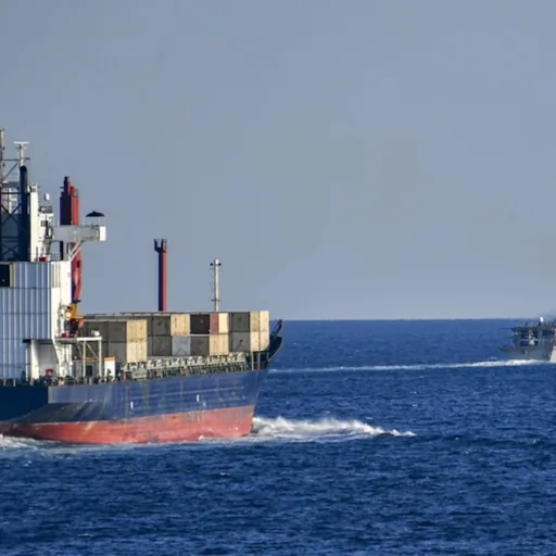 Il blocco dello Stretto di Hormuz: il rischio di una crisi alimentare globale