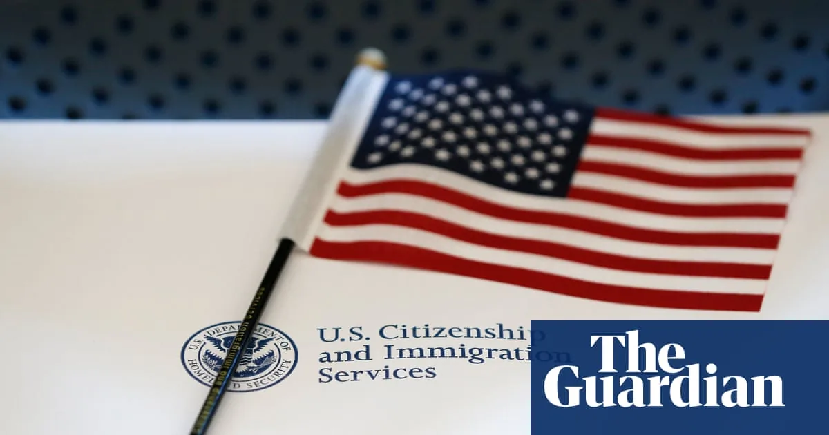 USA: per richiedere la Green Card sarà necessario tornare nel proprio paese d'origine