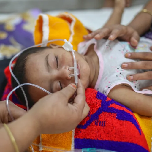 Bangladesh: oltre 500 bambini morti per l'epidemia di morbillo
