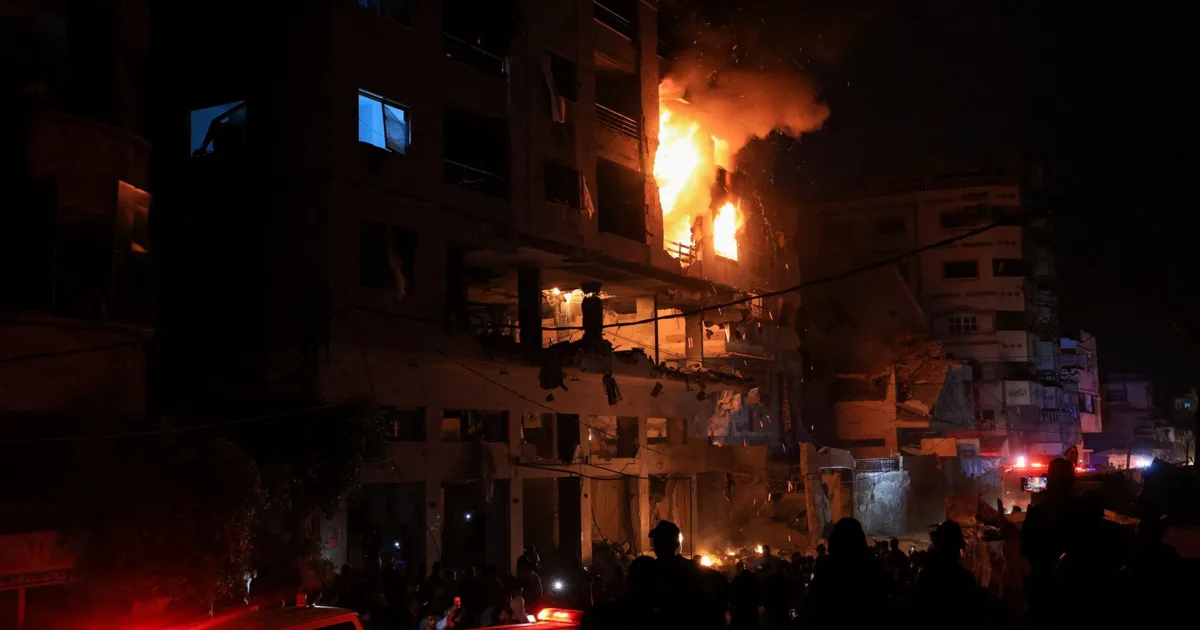 Escalation delle ostilità a Gaza: nuovi attacchi aerei israeliani provocano vittime civili